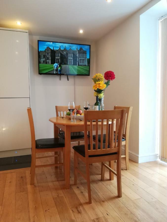 Modern, 1 Bedroom Apartment, Uplands, Суонси Экстерьер фото